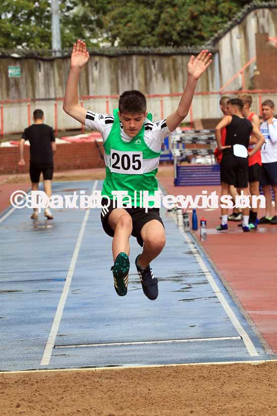 Long jump, 2023 Gateshead Tartan Games.  Photo: David T. Hewitson/Sports for All Pics